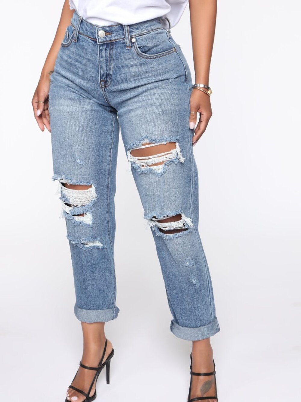 ๐3 for $36๐ Fashion Nova Distressed Boyfriend Jeans - Picture 2 of 7